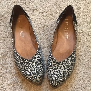 Toms leopard flats